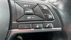 Nissan Qashqai 1.3 DiG-T N-Connecta 5dr [Glass Roof Pack] Petrol Hatchback